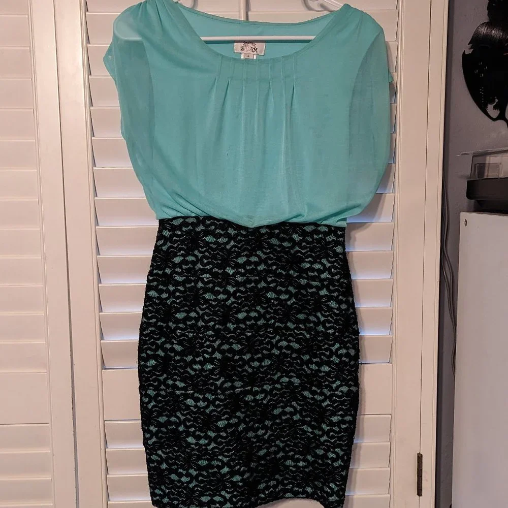 💖HP💖 Teal & Black Lace Bodycon Dress - Picture 1 of 7